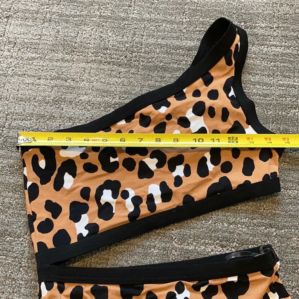 Michael Kors Black / Leopard Reversible One Shoulder Maillot - Picture 10 of 12